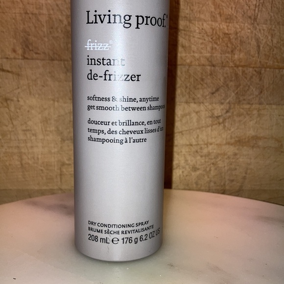 Living Proof No Frizz Instant De-frizzer 6.2 oz - Picture 3 of 3